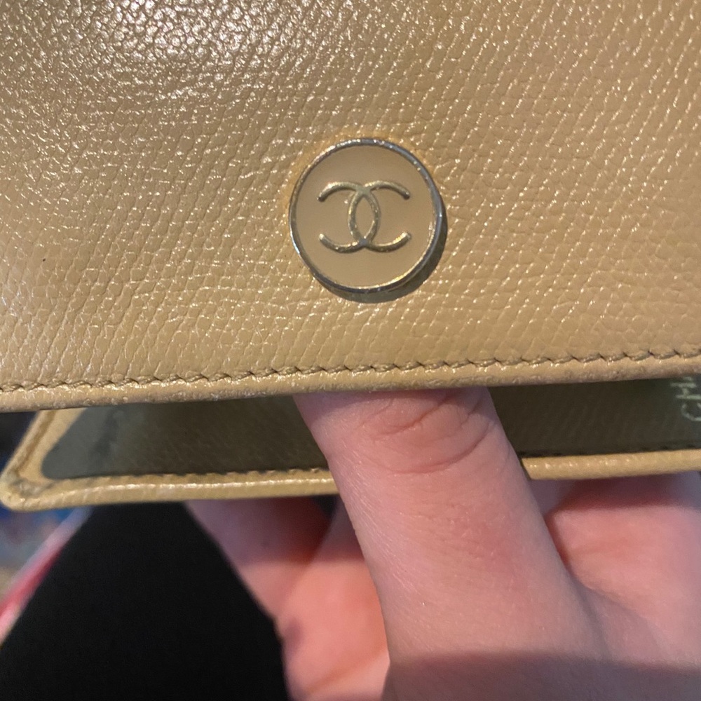 Chanel Calfskin CC button key holder - Picture 11 of 12